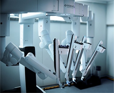 Cirurgia robótica em centro cirúrgico do Mater Dei